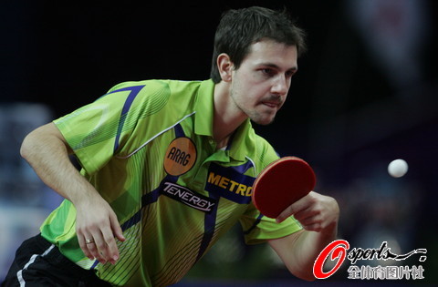 英格兰队碾压波兰队，波尔带队取胜