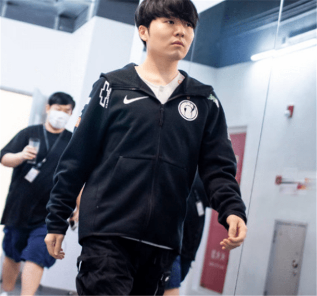 S赛队主教练发声，誓言带队登顶的简单介绍