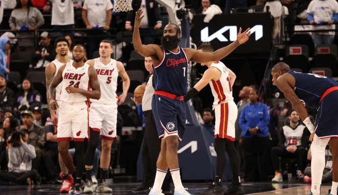 灰熊逆转国王，哈登带队取胜