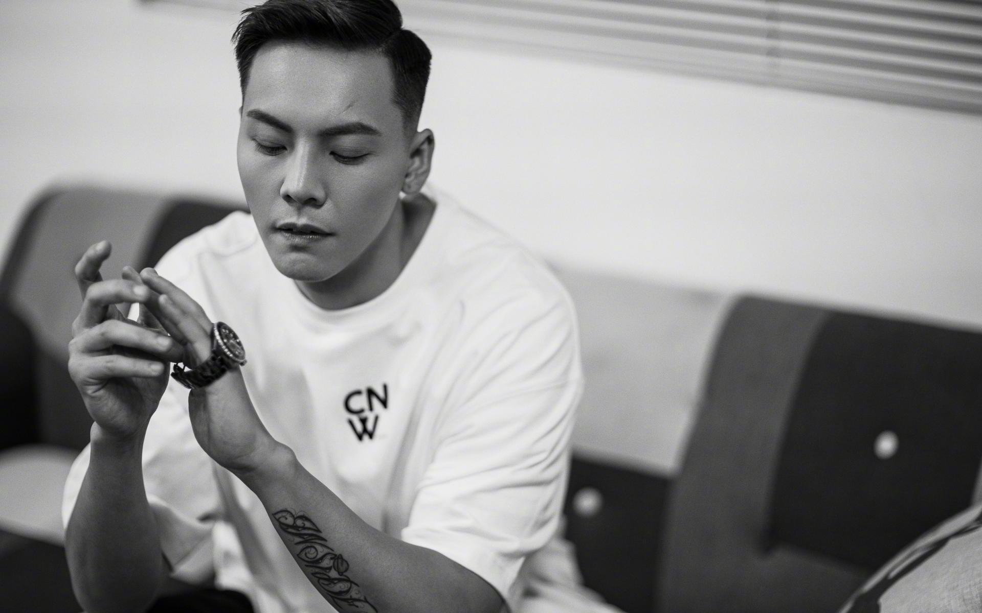 新神踏碎王座!爱德华兹50分掘金打穿勇士王朝,总决赛接管时代权杖