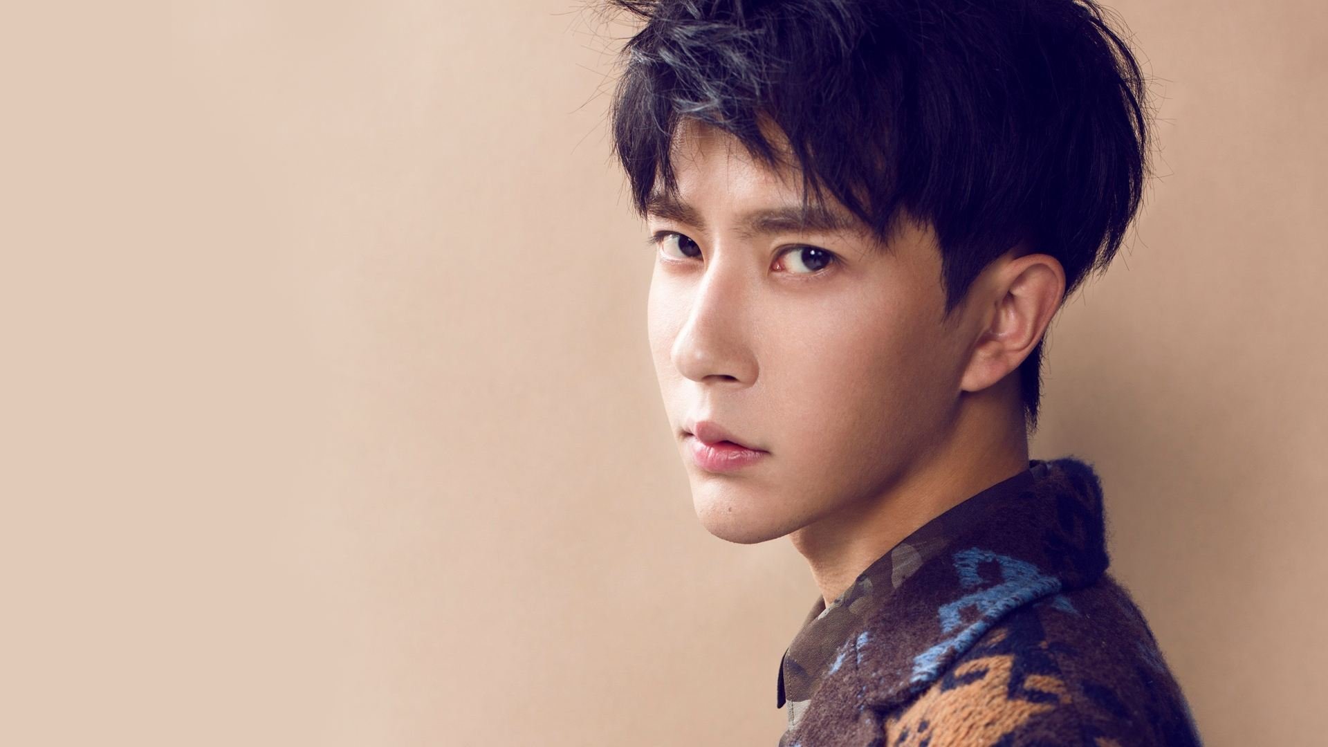 绿茵硬币的两面，加时鏖战的集体意志与巨星时刻的个人神话